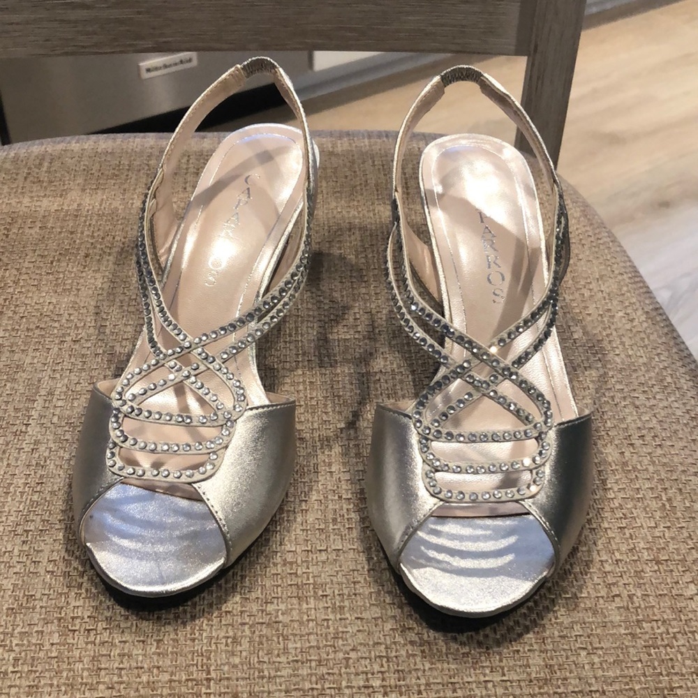 7.5 Silver Heels
